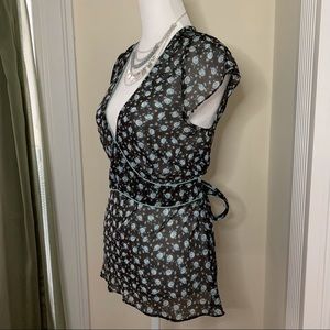 NY&Co floral semi sheer blouse self ribbon tie Brown and blue flowers and trim